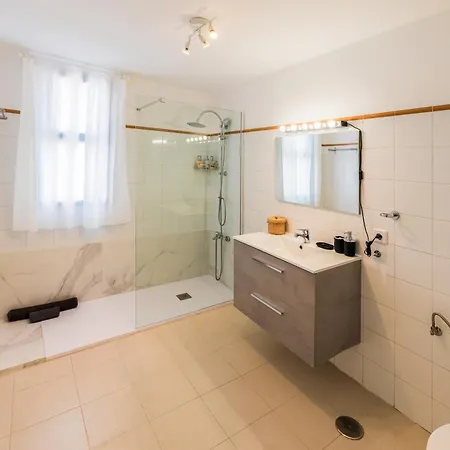 Tyler's House Ocean View דירה קוסטה טגוויסה